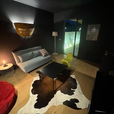 Maison D'Architecte Avec Piscine-Spa Chauffe En Centre Ville De Везон-ла-Ромен Экстерьер фото